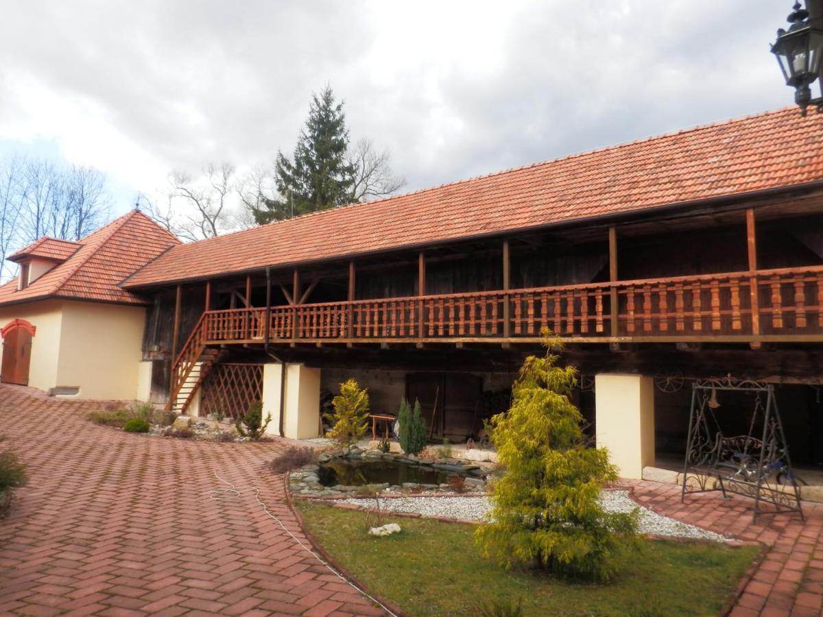 Zamecek Zdiky - Zamecky Apartman Bujanov Exterior foto