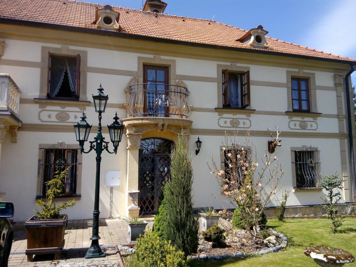 Zamecek Zdiky - Zamecky Apartman Bujanov Exterior foto